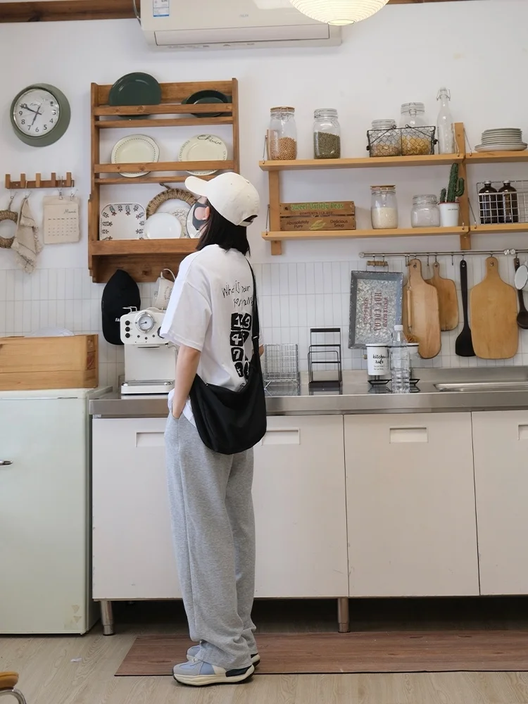 デニム コーデの基本ルールと実用アイテムの徹底解説