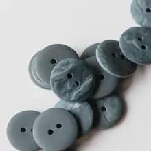 マットグレーとダークグリーンのストライプ柄ボタン【直径18mm】