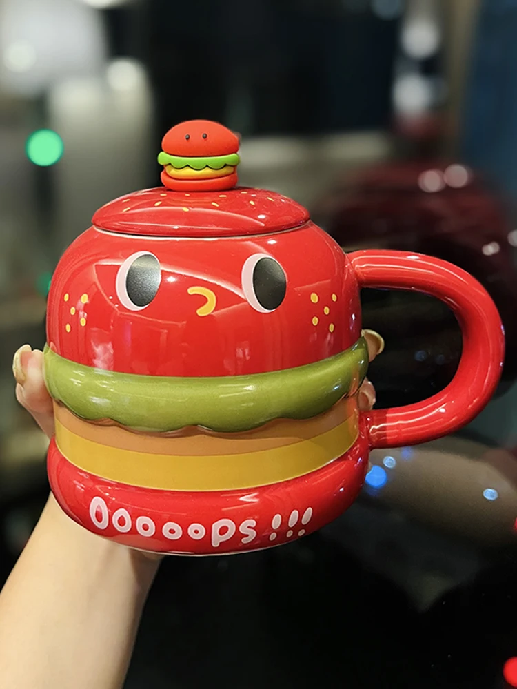ユニークなハンバーガー型マグカップ：クリスマスマーケット福岡2025で人気の陶器デザイン