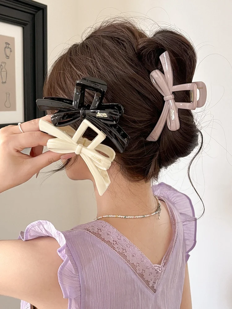シンプルなリボンデザインのシュシュ：結ぶヘアアレンジの実用性と使いやすさを徹底検証