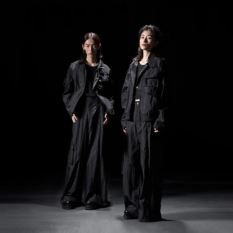 秋冬向けのダークスタイル工装ジャケット：骨格ストレート女性向けのかっこいい私服スタイル