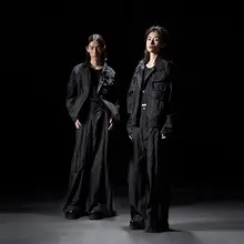 秋冬向けのダークスタイル工装ジャケット【ユニセックス・短丈】