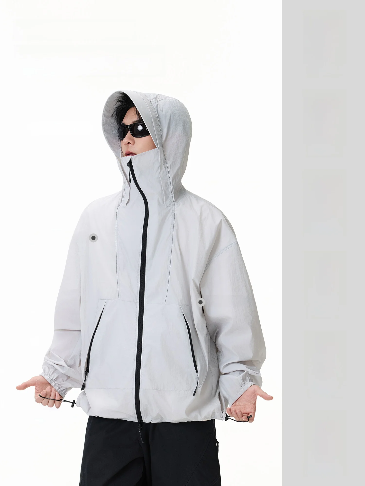 UVカットパーカー メンズ おすすめ：夏用軽量アウトドアジャケットの実用性と性能解析