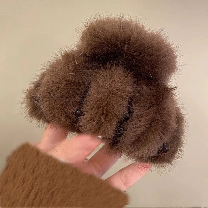 お団子に使うヘアクリップは、どんな素材がおすすめ？高級感と手作りの楽しさを融合したパンプキンクリップの選び方