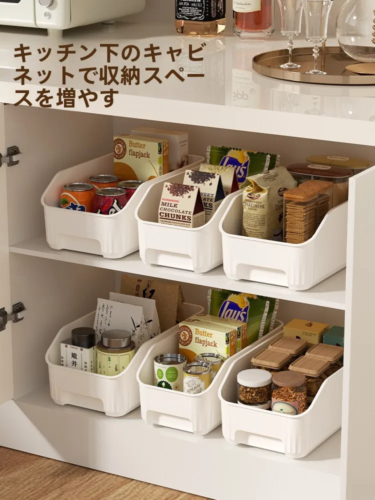 キッチンをスッキリさせるために必要な収納グッズは？