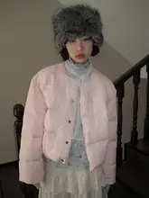 粉色の羽毛コート【デザイン性・流行のスタイル】