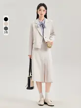 米白色の正装女性用ジャケット＋スカート【大学生対応・短丈デザイン・職場や面接向け】（セットアップ対応）