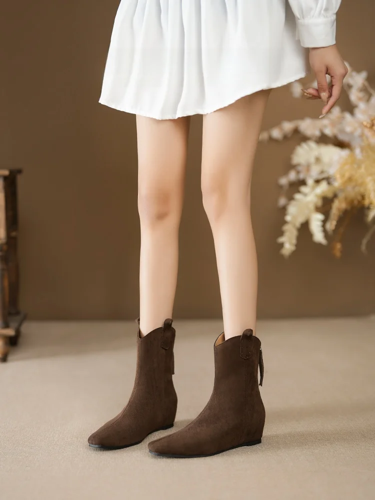 11月に着るレディース服装の季節感は？ショートブーツで解決するリアルな選び方