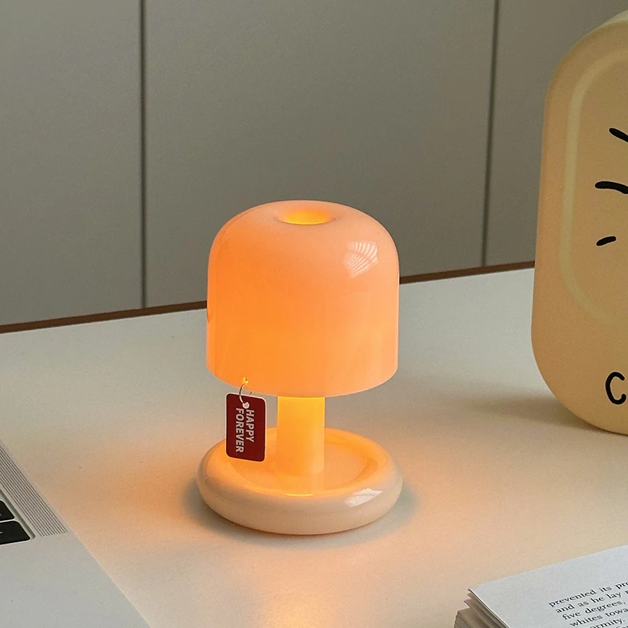 キッチンに手元灯を設置するなら、この「きのこ型」のLEDライトが今、注目されている理由は？