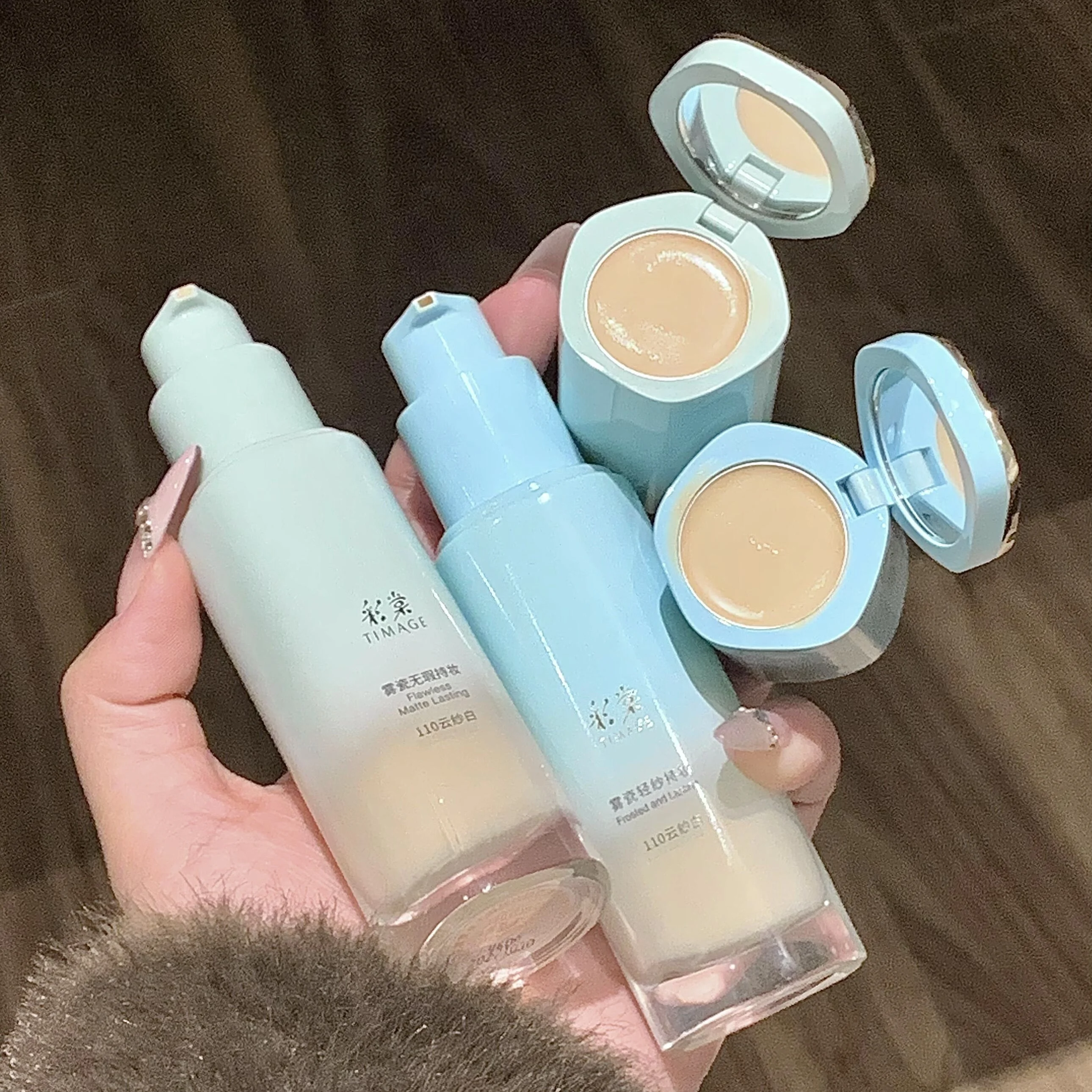 彩棠雾瓷薄纱持妆粉底液：自然透亮肌的持妆解决方案