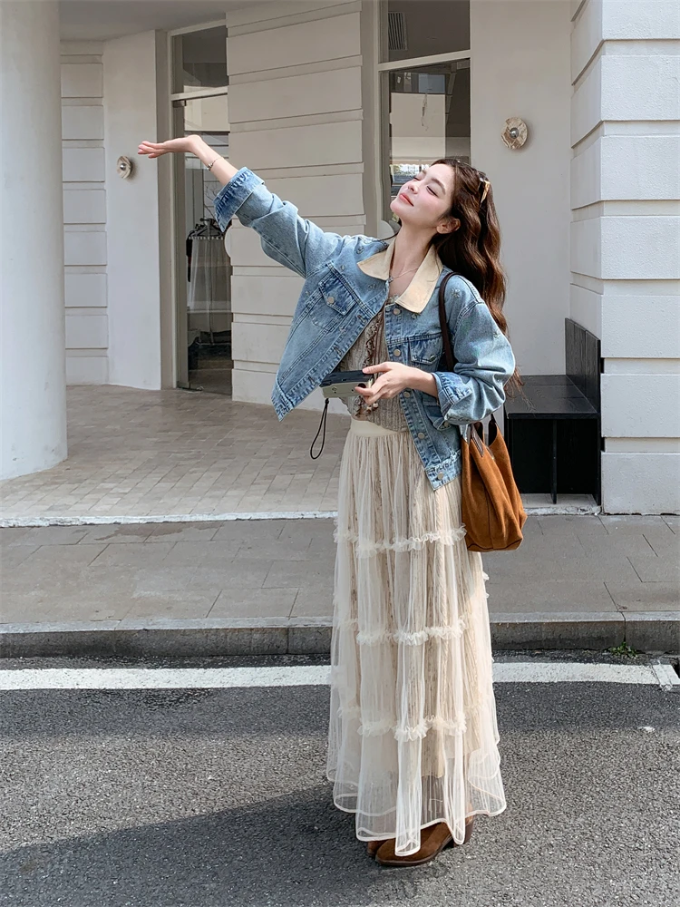 40代の女性にぴったりなカジュアルデニムコーデは、この刺繍デニムジャケットから始める？