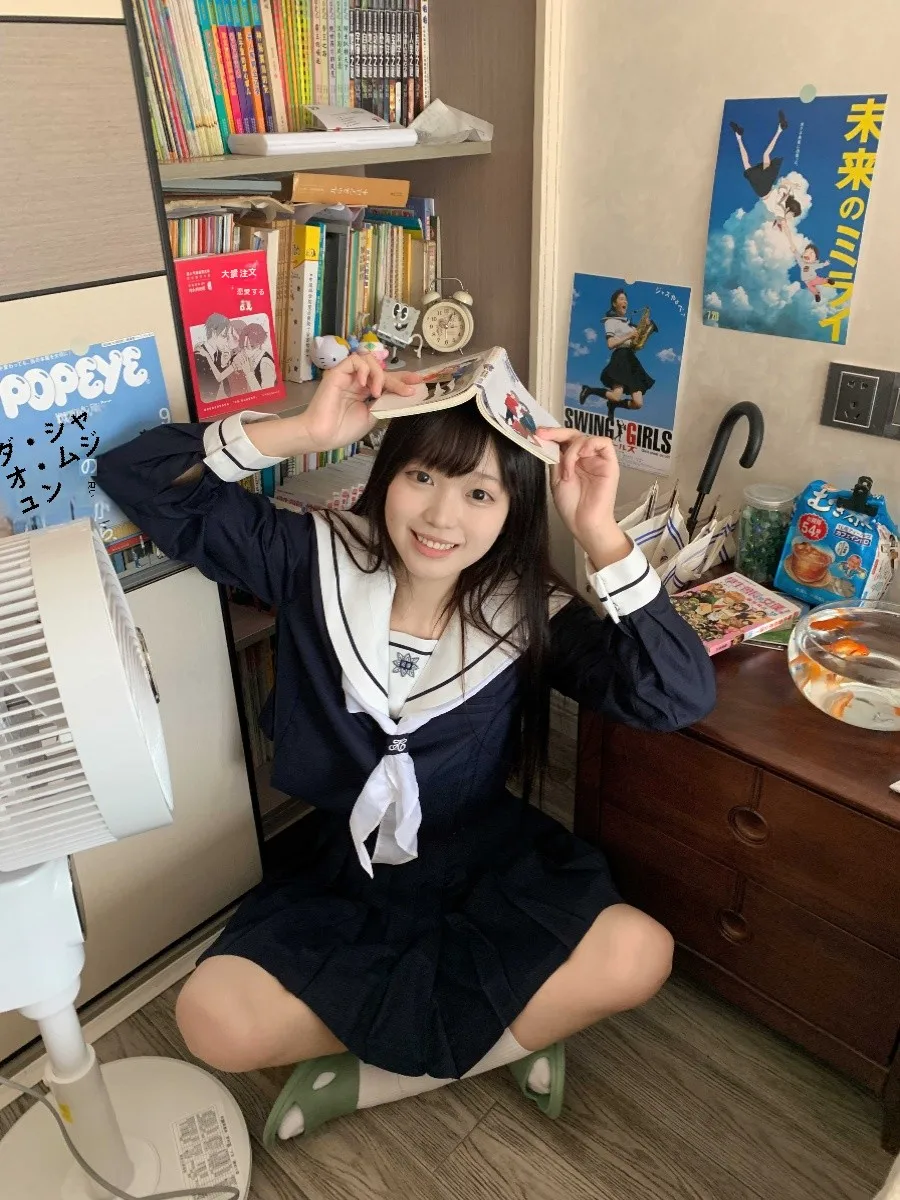 水兵服をどう選ぶ？夏でも冬でも使える「紺色セーラー服」の本当の魅力とは