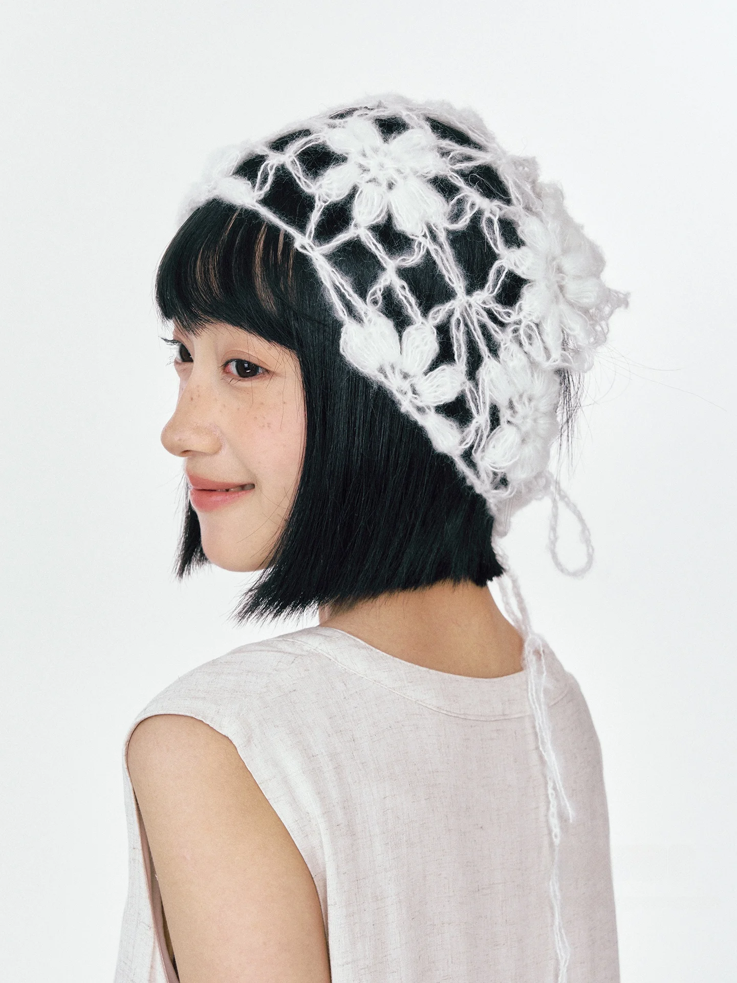 頭にバンダナ どうやってつける？モヘア三角巾【レース編み・フォト撮影用】の実用ガイド