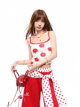 リンゴプリントのレトロY2Kスタイル タンクトップ【女性用・夏用・スリムフィット・ノースリーブ】