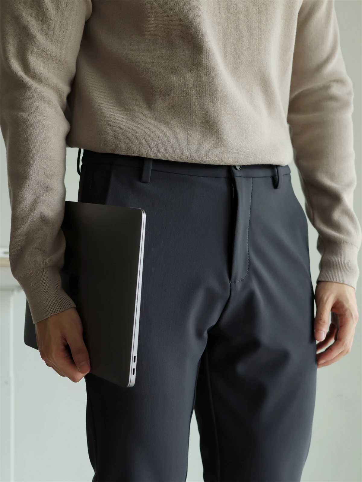 カーゴパンツ メンズ コーデ 完全ガイド｜ビジネススタイルに合う選び方と実際のコーデ例