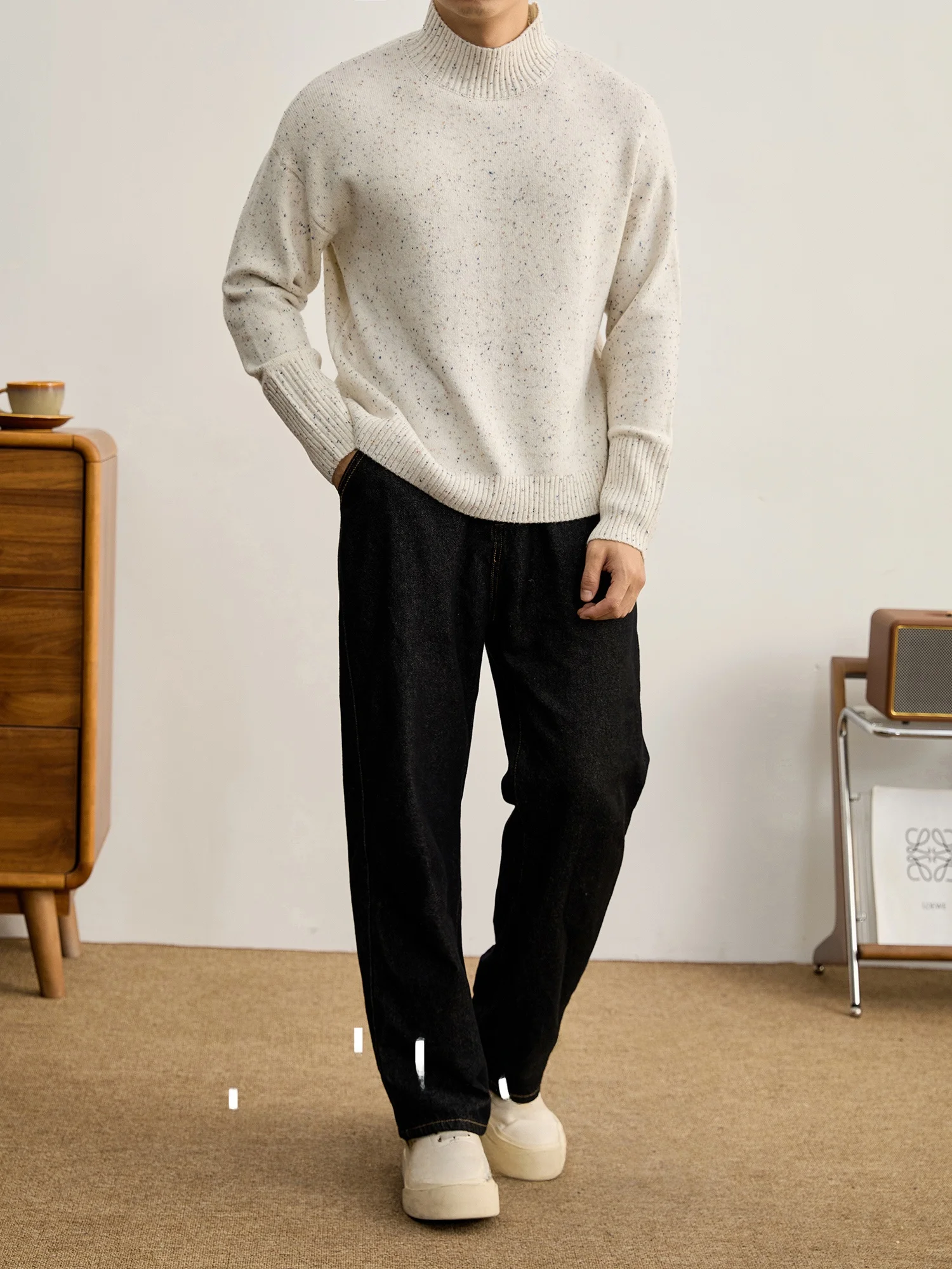 高級感あるニットセーター：カラフルな模様とウール混紡の秋冬スタイル選定ガイド