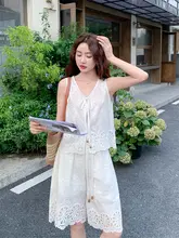 刺繍入りノースリーブベストとショートパンツの夏用女性向けルーズフィットスタイル（セットアップ対応）