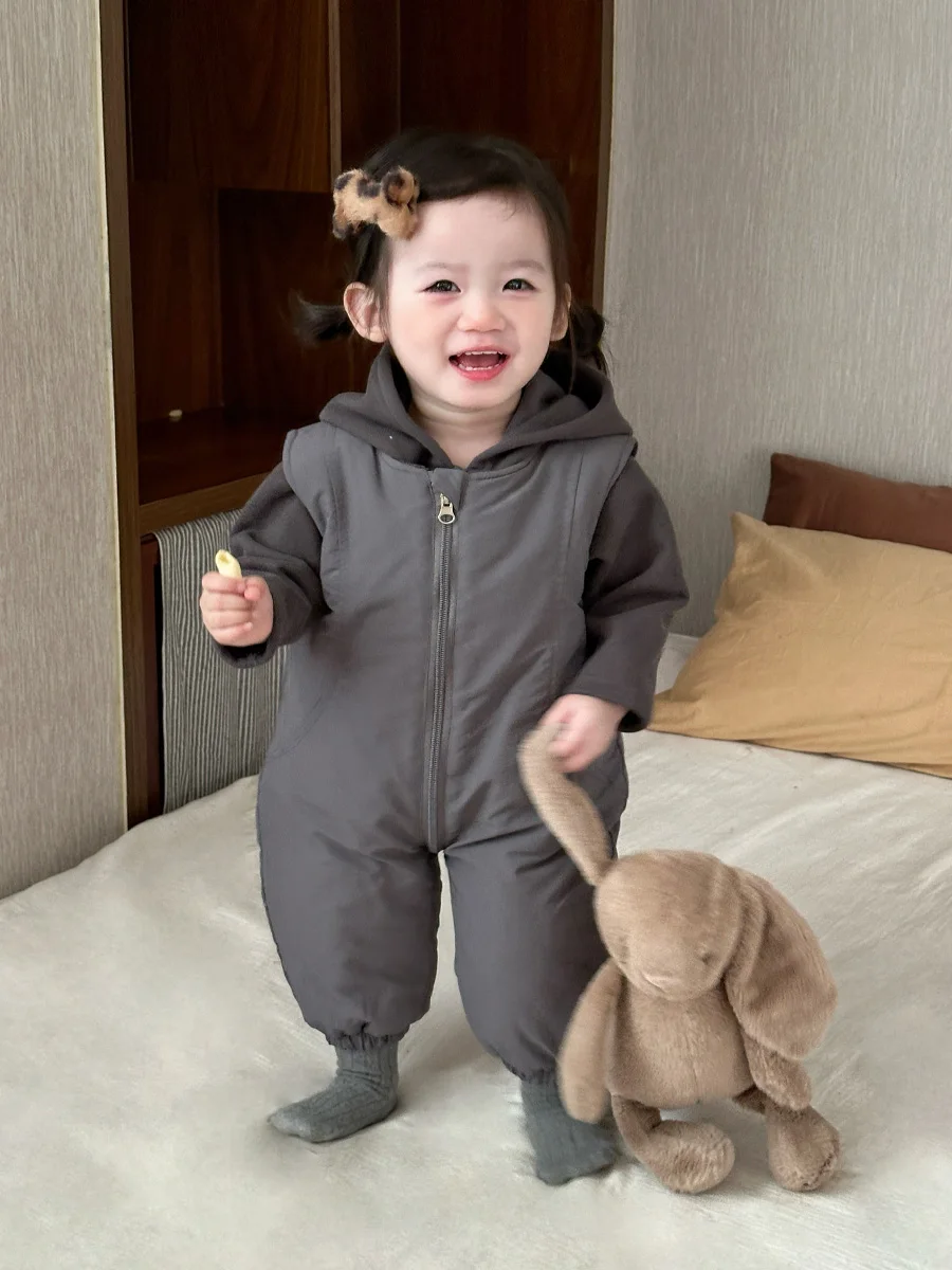 1歳 寝るときの冬服 どんなものいい？FADOBABYの連体衣が解決する3つの悩み