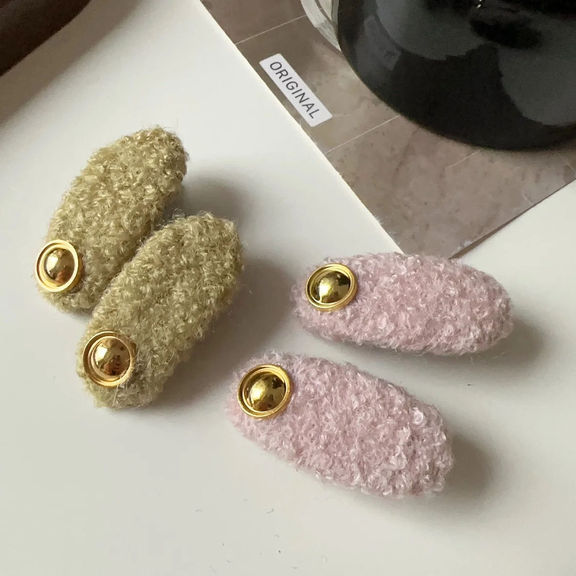 ボブヘアアクセサリーとしての毛糸製オーバルヘアクリップの実用性と選定基準
