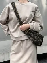 春夏ファッションのトレンド！軽量で汎用性の高い柔らかいキャンバスのラフなヒョウ柄ダッフルバッグ【大容量・カジュアル・ショルダーバッグ】