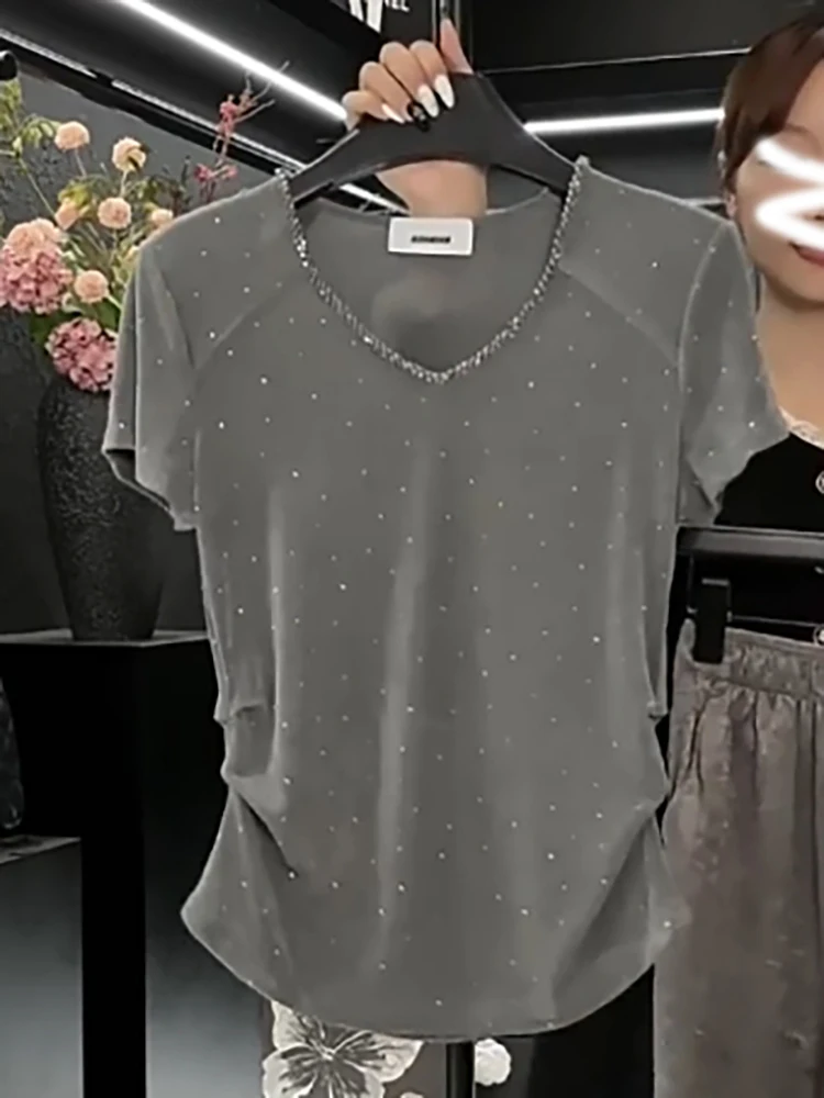 モード系ファッション Tシャツはどう選ぶ？デザイン性と実用性のバランスを取るための実践ガイド