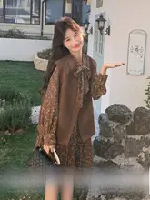 カラフルなヴィンテージ風マタニティベストワンピース【春用・フラワープリント・高級感あるデザイン】（セットアップ対応）