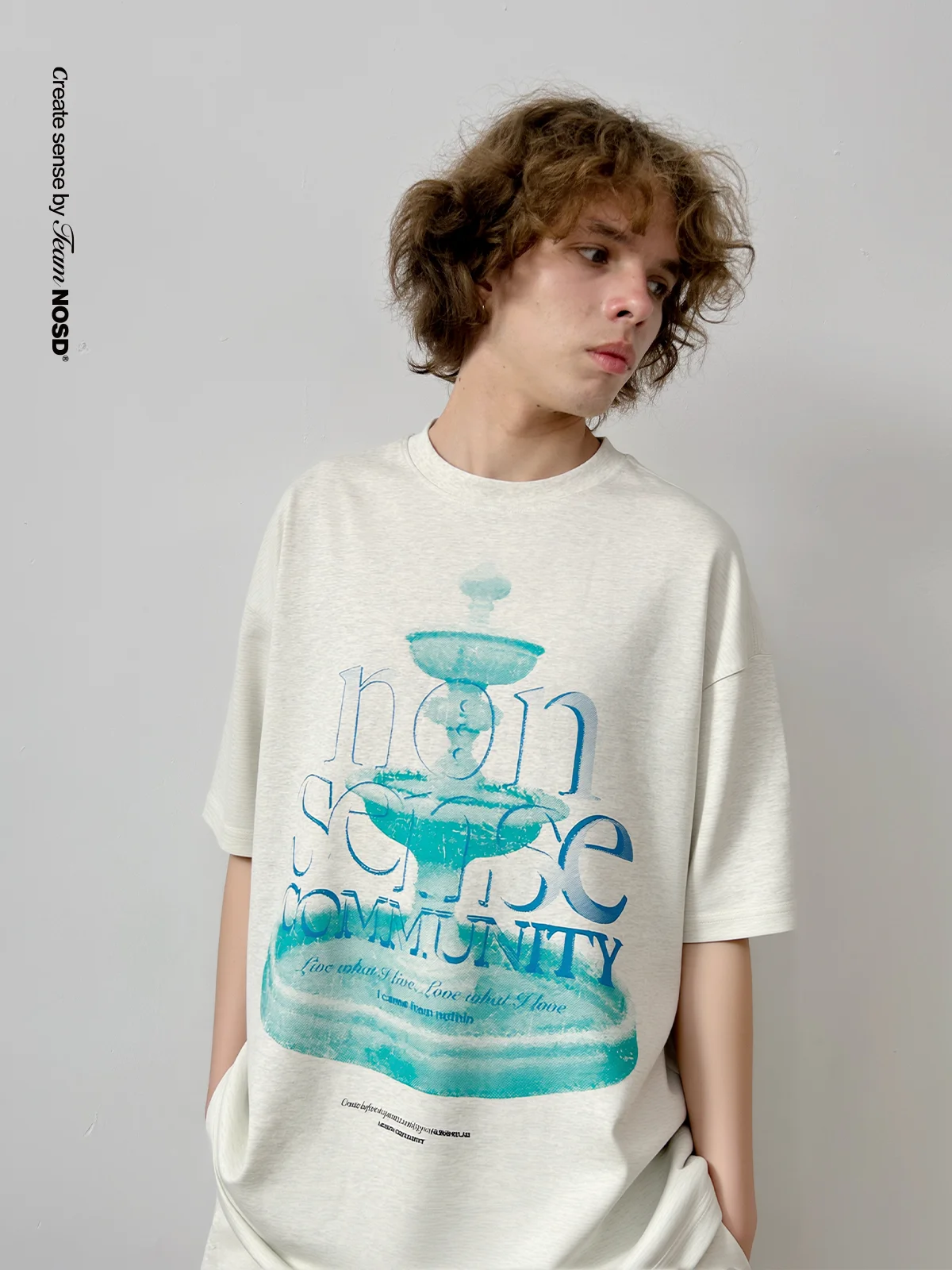 ランダムドットデザイン半袖Tシャツ：ドット柄の基本と実用性を解説