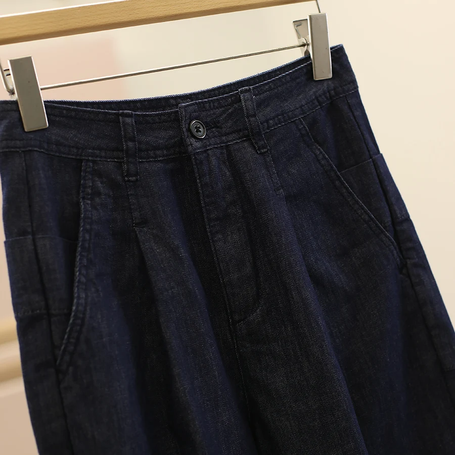 ハイウエストストレートデニムパンツは、通勤の毎日をどう変えるの？