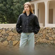 手作り刺繍の軽量キルティングジャケット【春秋用・カジュアル・女性用】（セットアップ対応）