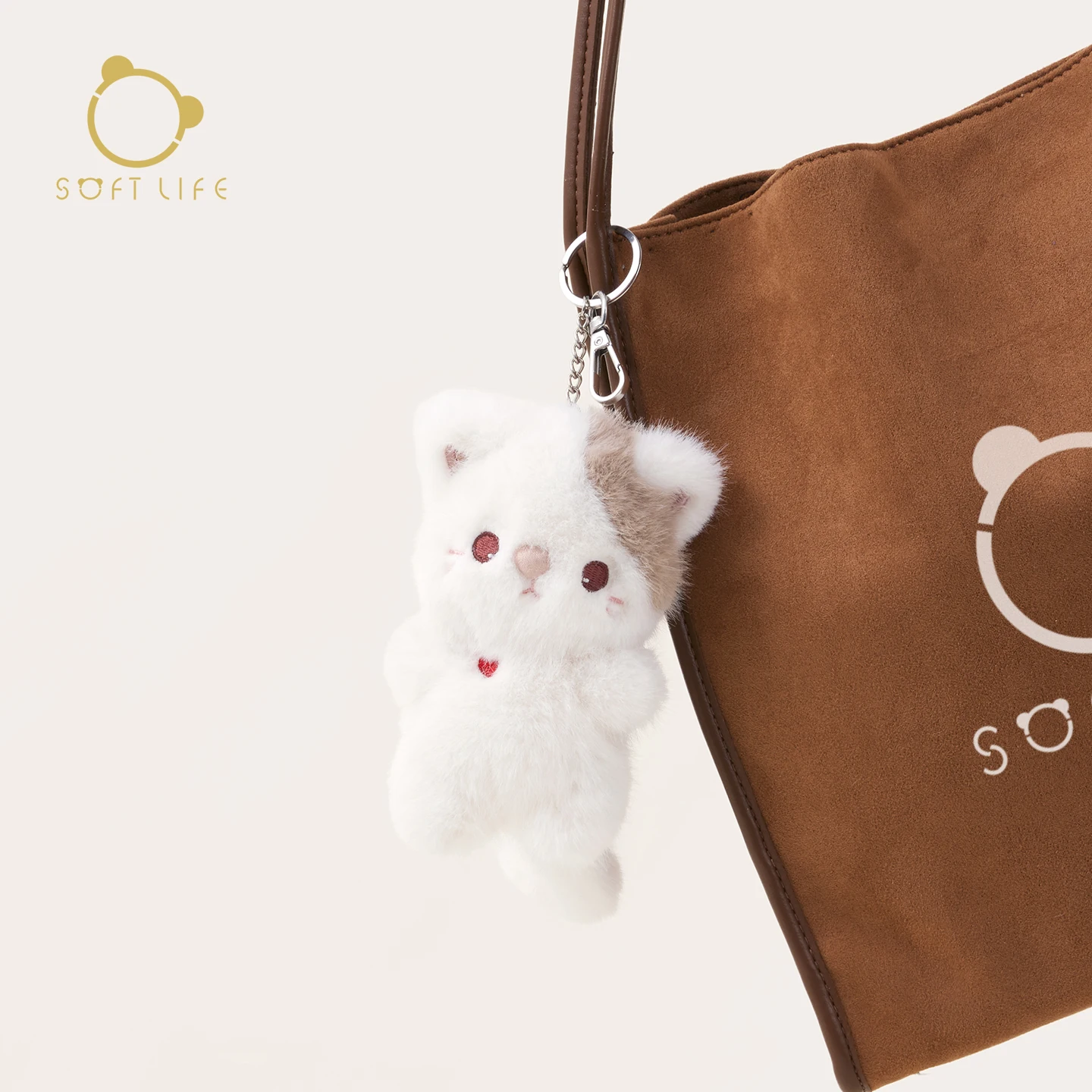 猫のぬいぐるみ キーホルダー：おしゃれなバッグチャームとしての実用性とプレゼント価値