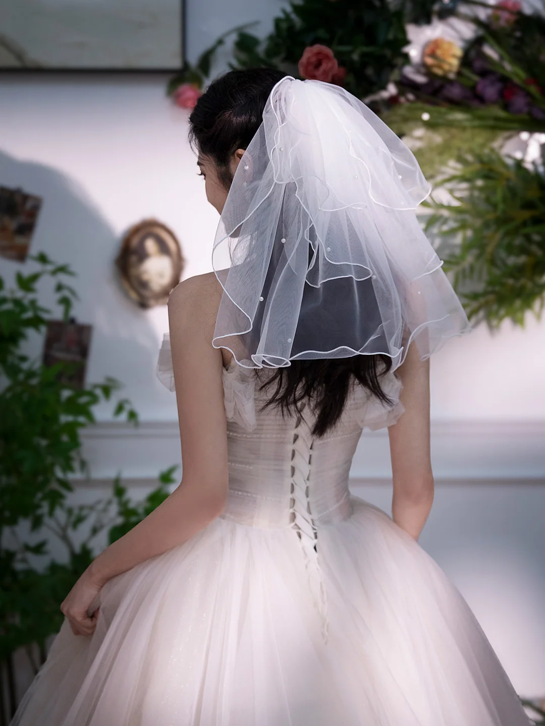 結婚式用ヘッドドレス：ショートタイプの高級感とドレス用デザインの実用性