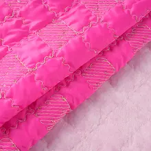 新作キルティングデザインのポーチ【合成繊維・刺繍・スパンコール装飾】