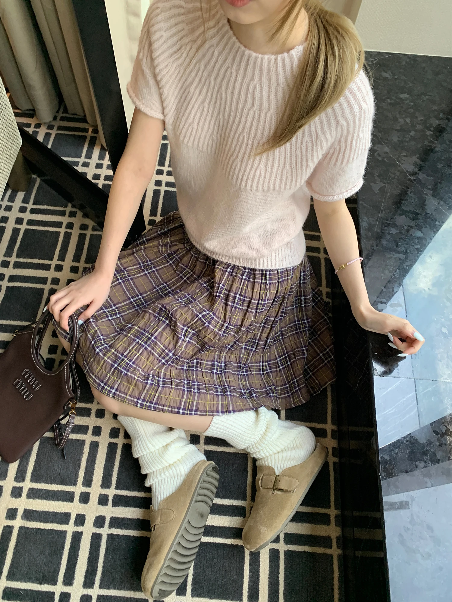 20代後半から30代女性にこそおすすめ！春のカジュアルファッションで「どうやってチェック柄のフレアスカートを選ぶか？」