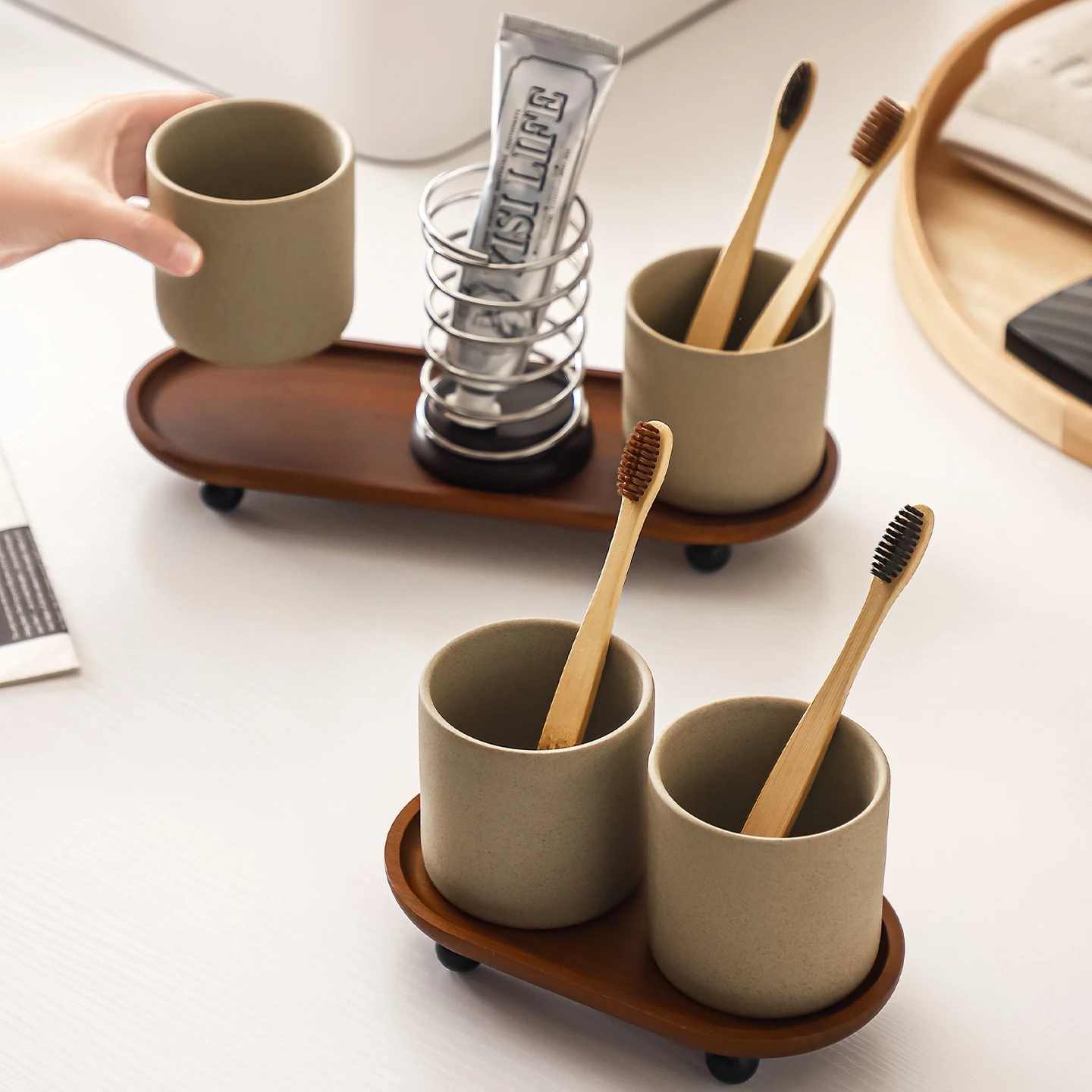 梅雨に備えて買うべき！陶器カップとガラスカップの徹底比較ガイド