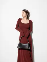 BELIN シックなスクエアネックニットワンピース【長袖・シンプル・体型カバー】