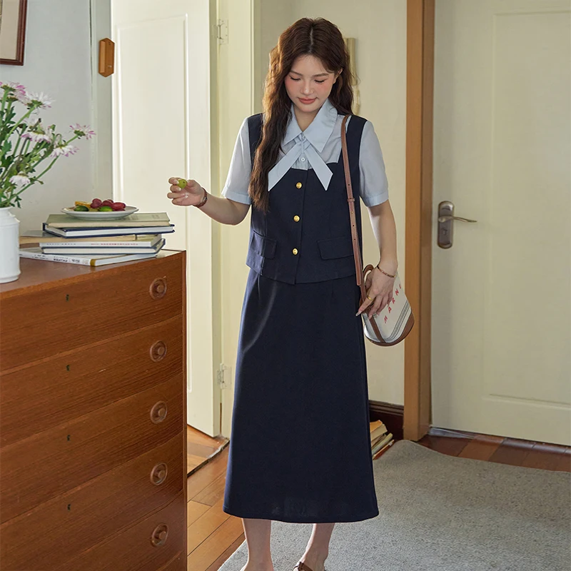 夏用カジュアルデザインのレディース制服セット：学院風切替トップスとスカートの実用性と着こなし