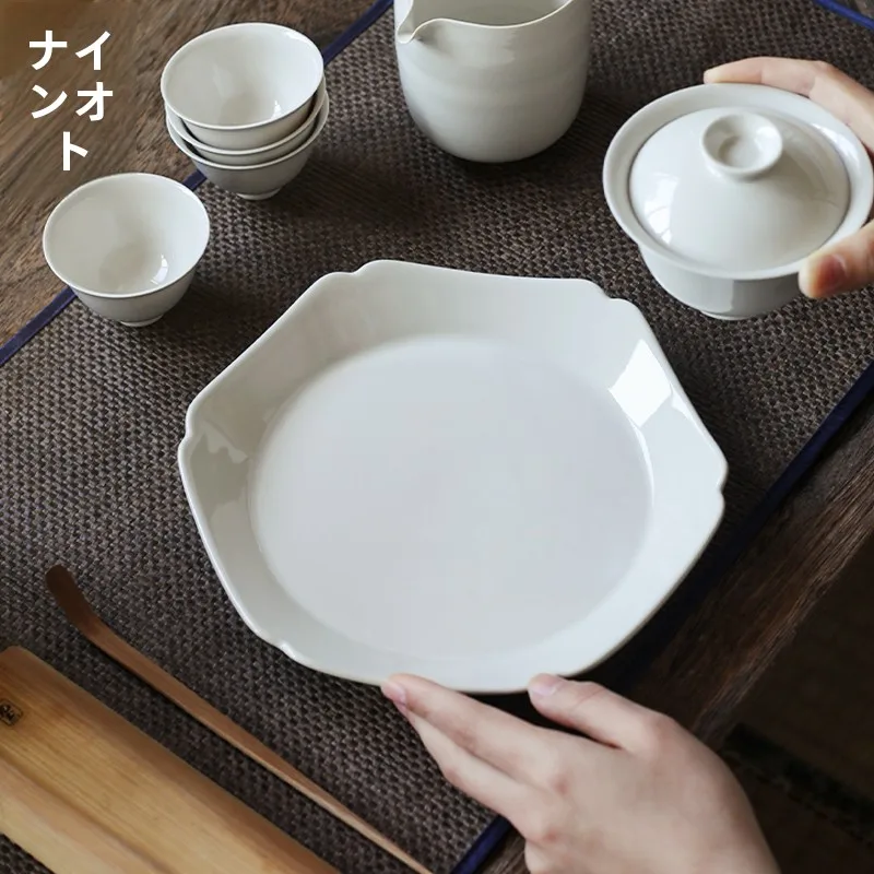 陶製中華風プレート：レトロデザインで日常の食卓を彩る