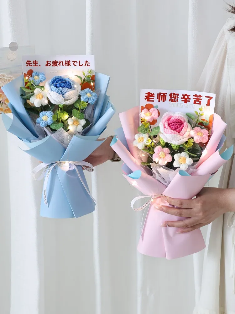 先生の日に贈る感謝の言葉は、花束で伝えるべき？毛糸のカーネーションが選ばれる理由