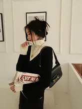 プレーンカラーの山羊绒ニット【デザイン性のある重ね着風・コントラストカラー・ボリュームネック】