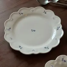花びらデザインの長方形プレート【寿司・デザート・おしゃれな洋食用】