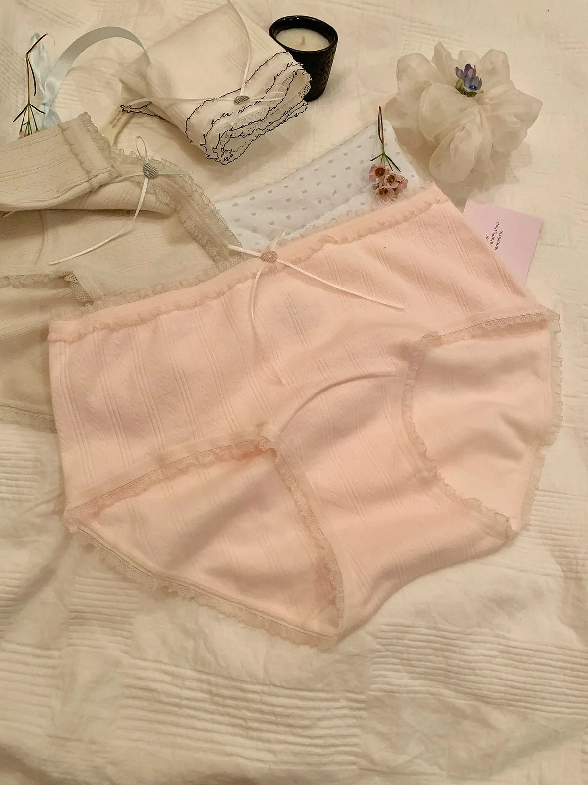 お尻 パンツにどんな感じがする？コットンの三角パンツがもたらす、心地よい日常の変化とは