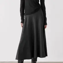 ファッショングレーのドレープ感あるハーフスカート【春季新作・フレアシルエット】