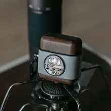 ハンドメイドのパンク風レトロイヤフォンケース【Apple AirPods対応・本革仕上げ・高級感】