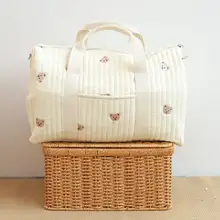 刺繍入りボストンバッグ【大容量・旅行用・軽量・ショルダーストラップ付き】