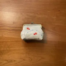 精緻なレトロデザイン！天然麻の金魚刺繍コインポーチ【鍵やカード収納にも最適】