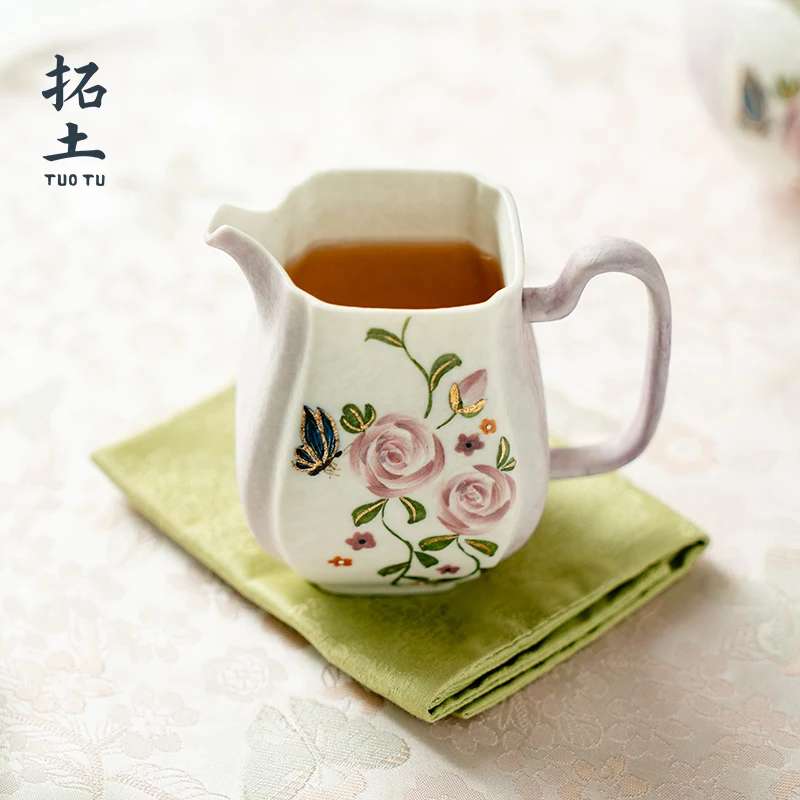 手描きの蝶とバラデザイン陶器ティーポット：小清新風の家庭用茶壺の実用性と価格分析