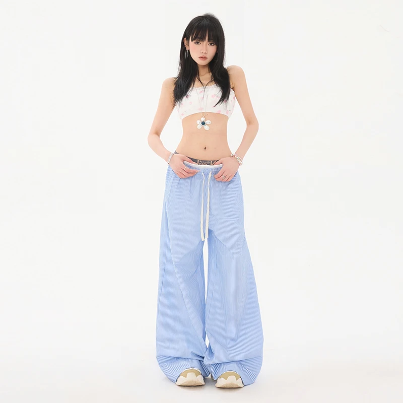 ブルーストライプのダブルウエストワイドパンツ：夏用コットン混で落ちないロールアップスタイルの実証