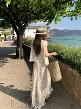リゾートスタイルのアウター【ベージュ・透かし編み・夏用】とハイウエストフレアスカート（セットアップ対応）