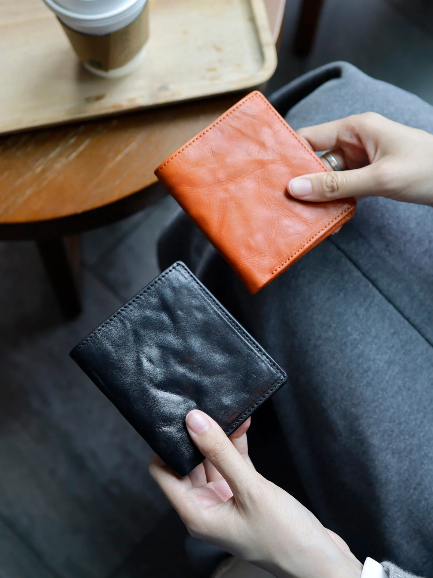 本革製レディースbillfold：ショート・薄型・頭層牛皮で日常使いに最適なシンプルデザイン