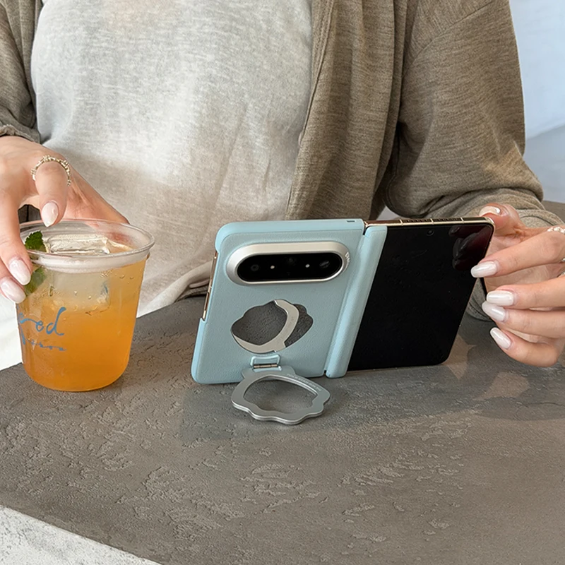 曲面スマホホルダー デザインと実用性のバランス：ユニークなイン風スタンド付きケースの評価
